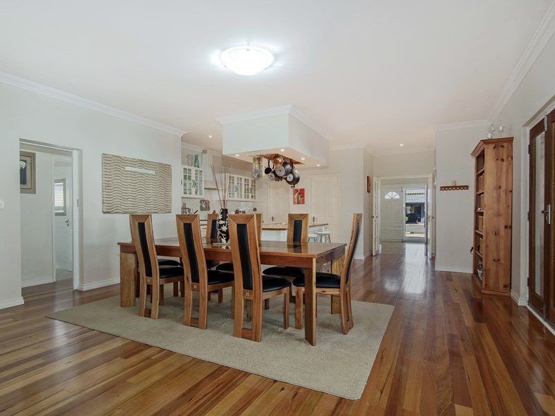 2 Knutsford Crescent, Port Kennedy WA 6172