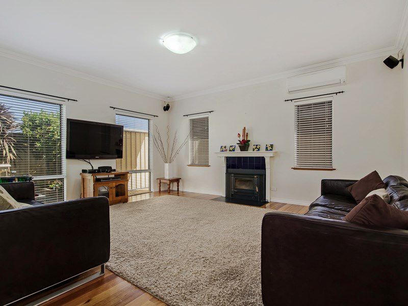 2 Knutsford Crescent, Port Kennedy WA 6172