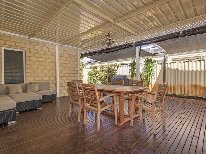 2 Knutsford Crescent, Port Kennedy WA 6172
