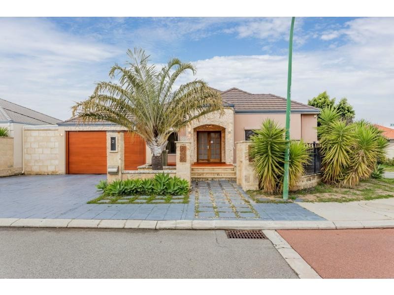 2 Winston Way, Madeley WA 6065