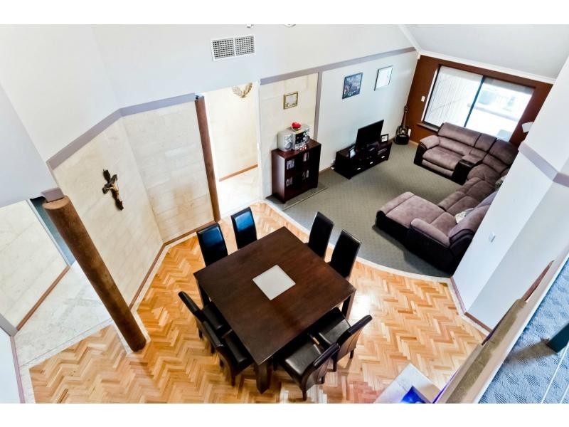 2 Winston Way, Madeley WA 6065