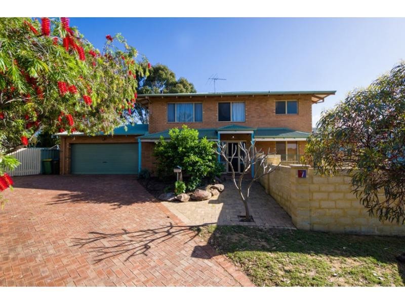 7 Rae Place, Leeming WA 6149
