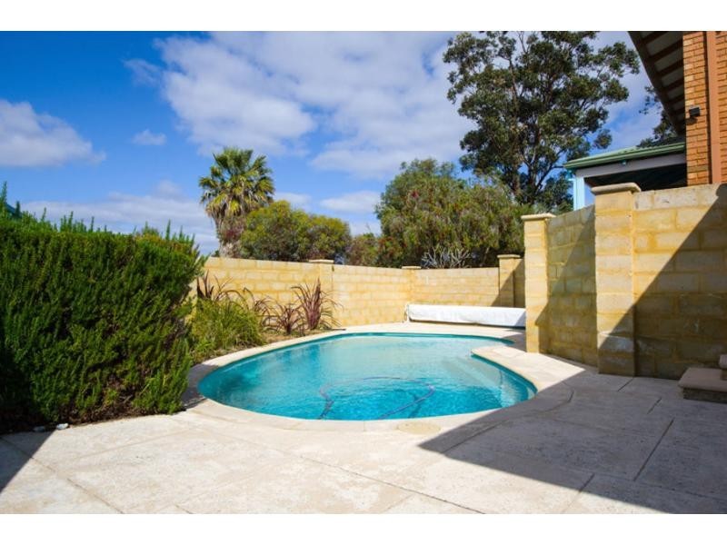 7 Rae Place, Leeming WA 6149