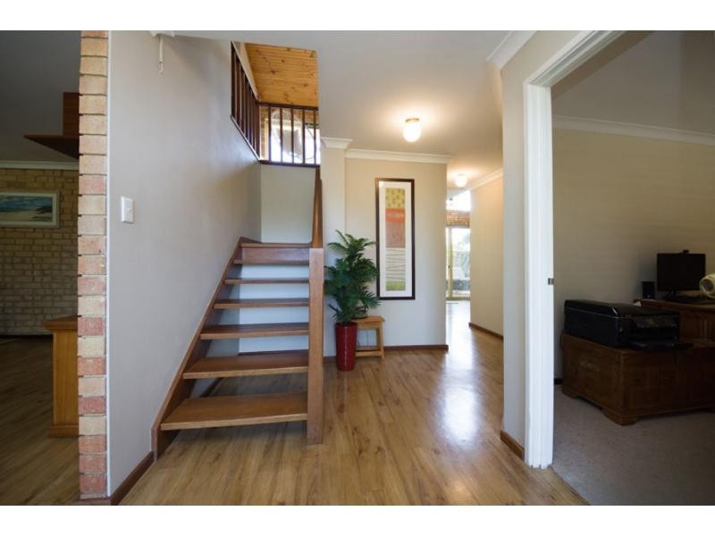 7 Rae Place, Leeming WA 6149