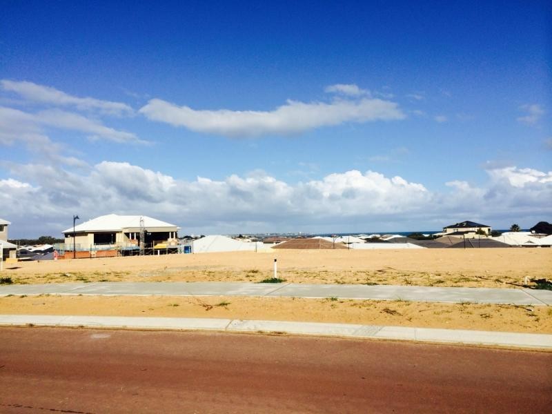 11 Barringarra Concourse, Madora Bay WA 6210