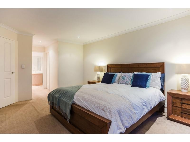 42 Wicklow Circle, Darch WA 6065