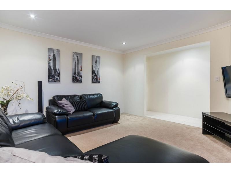 42 Wicklow Circle, Darch WA 6065