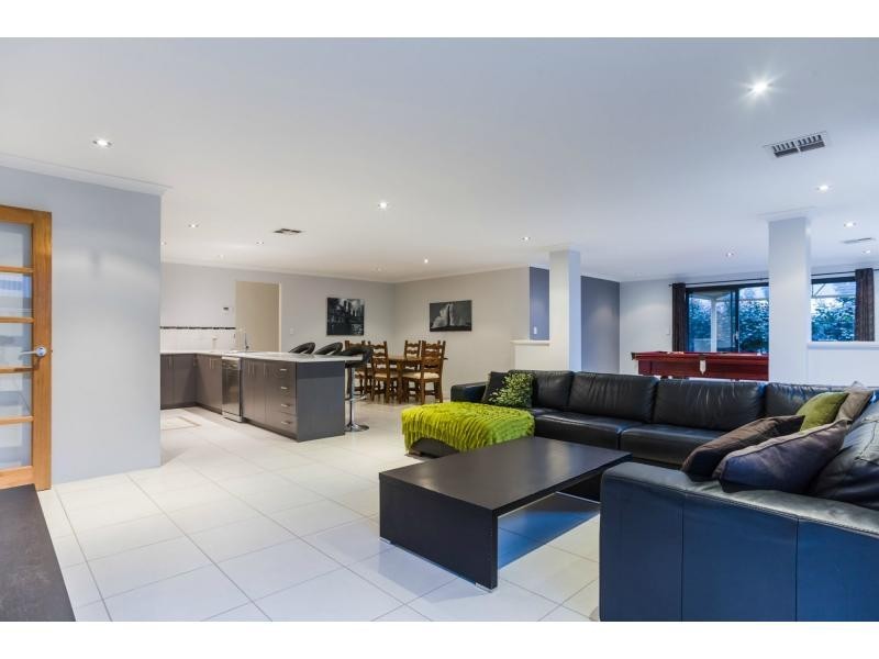 42 Wicklow Circle, Darch WA 6065