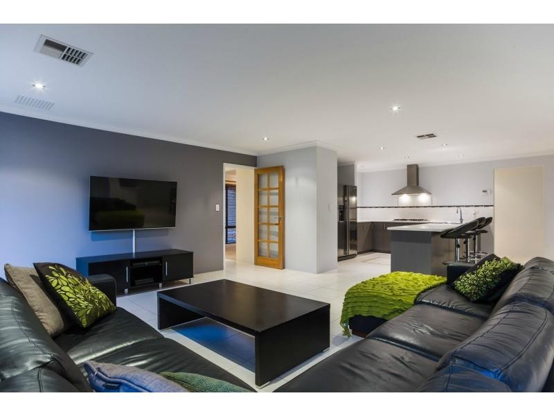 42 Wicklow Circle, Darch WA 6065