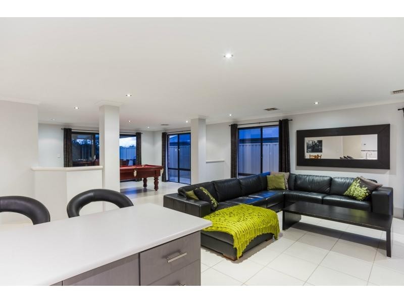 42 Wicklow Circle, Darch WA 6065