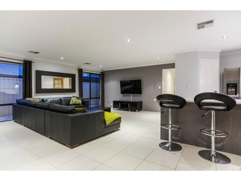 42 Wicklow Circle, Darch WA 6065