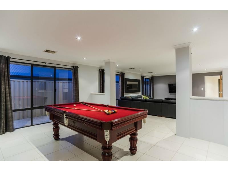 42 Wicklow Circle, Darch WA 6065