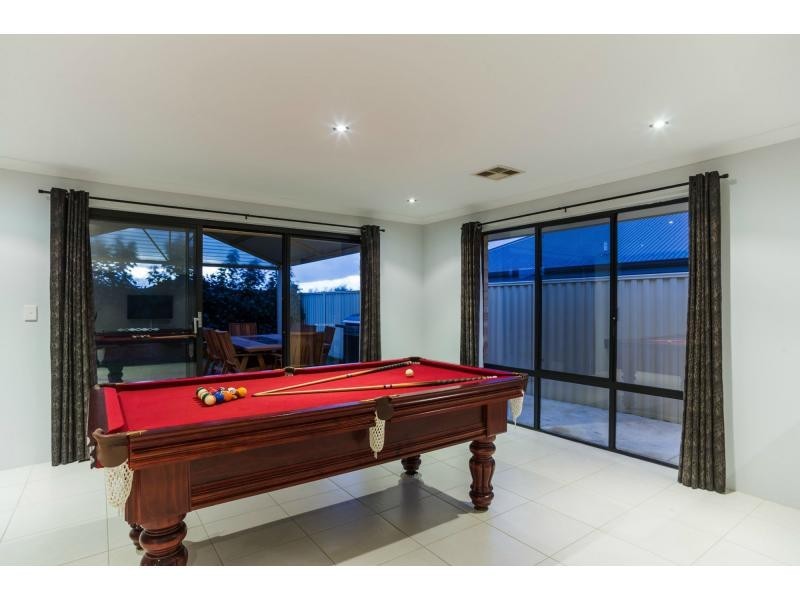 42 Wicklow Circle, Darch WA 6065