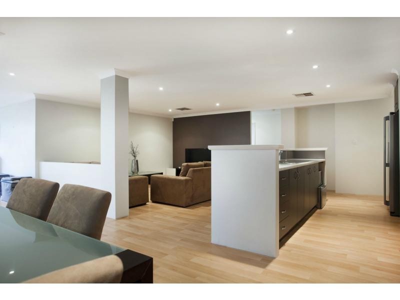 67 Yandella Promenade, Tapping WA 6065