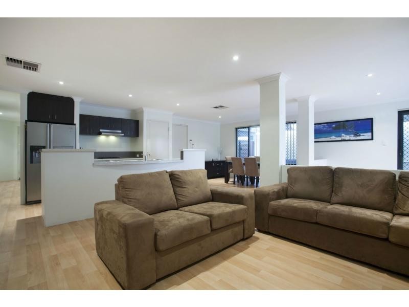 67 Yandella Promenade, Tapping WA 6065
