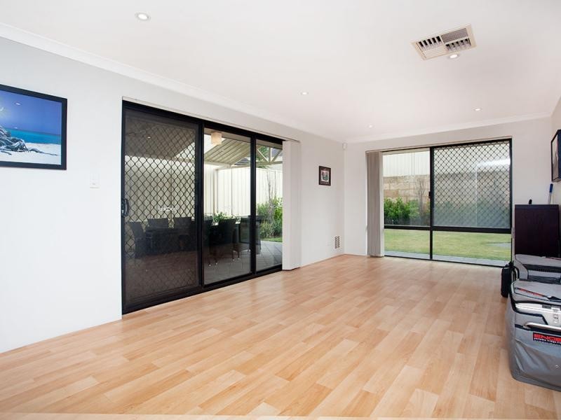 67 Yandella Promenade, Tapping WA 6065