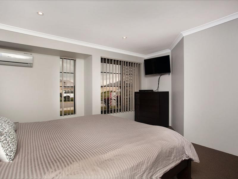 67 Yandella Promenade, Tapping WA 6065