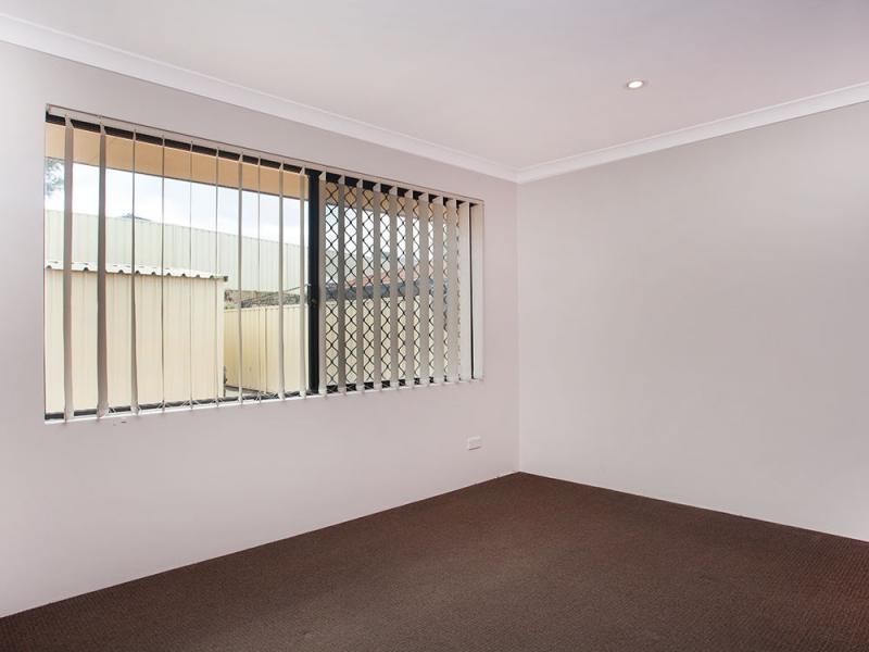 67 Yandella Promenade, Tapping WA 6065