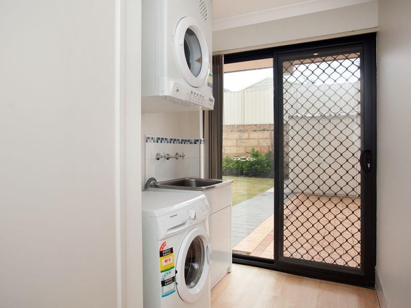 67 Yandella Promenade, Tapping WA 6065