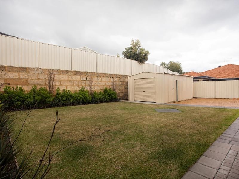 67 Yandella Promenade, Tapping WA 6065