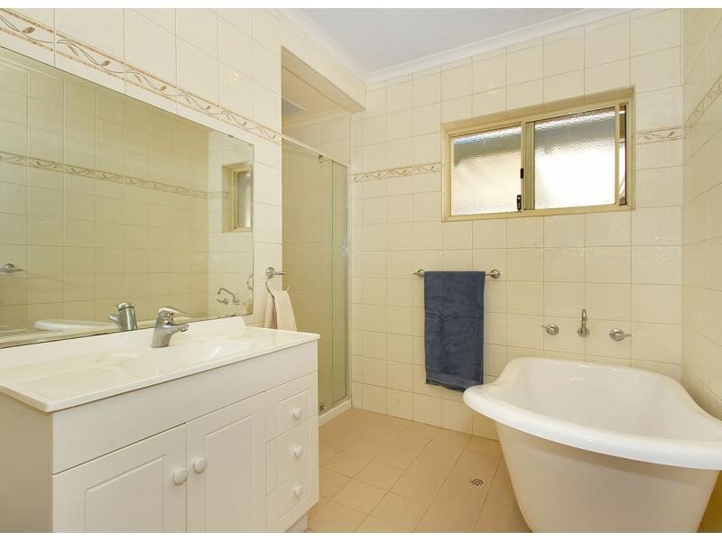 4 Cowie Place, Dianella WA 6059