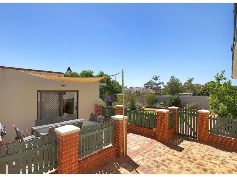 4 Cowie Place, Dianella WA 6059