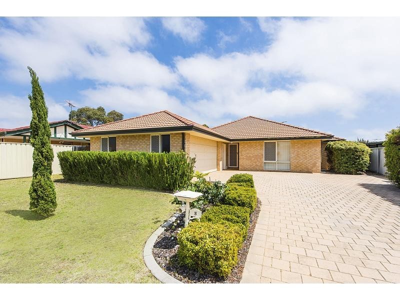 5 Hood Court, Port Kennedy WA 6172