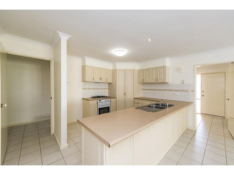 5 Hood Court, Port Kennedy WA 6172
