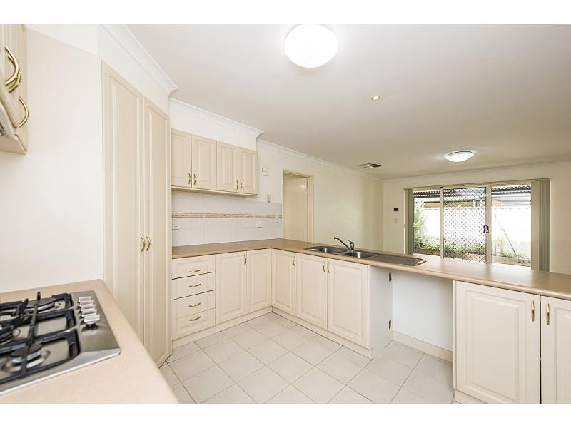 5 Hood Court, Port Kennedy WA 6172