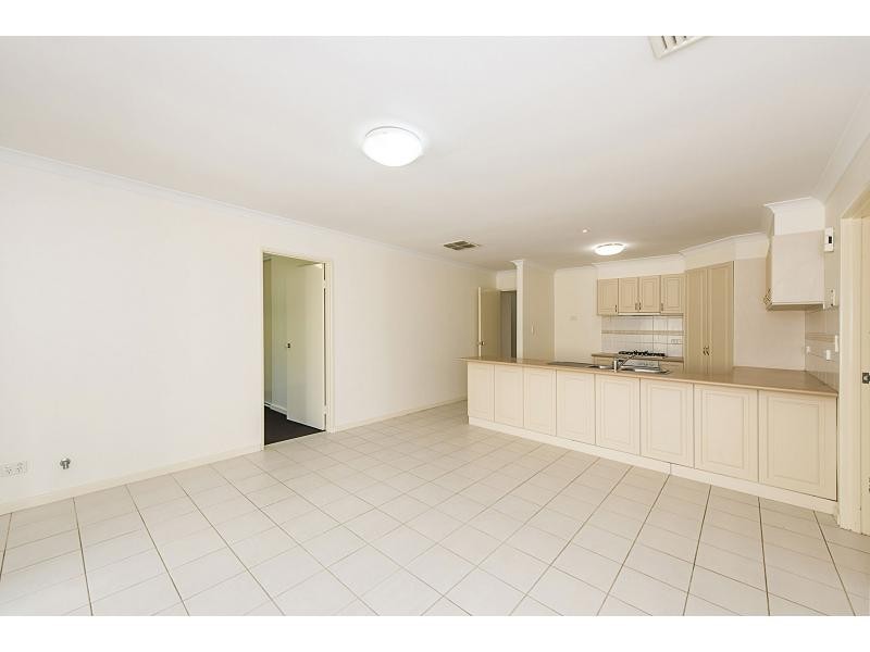 5 Hood Court, Port Kennedy WA 6172