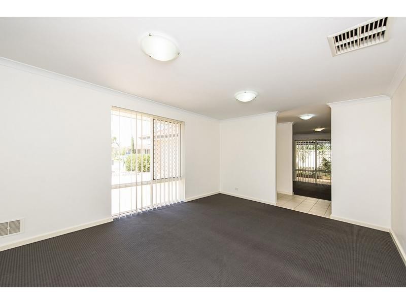 5 Hood Court, Port Kennedy WA 6172