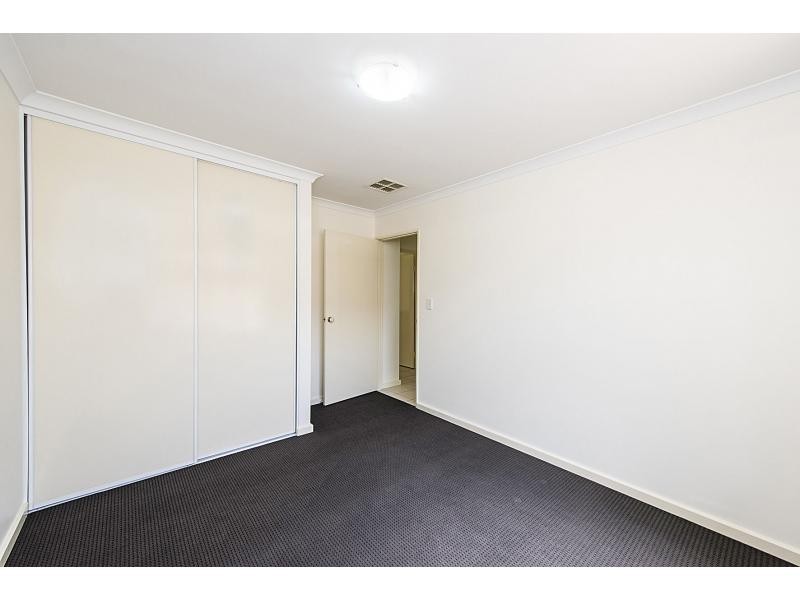 5 Hood Court, Port Kennedy WA 6172