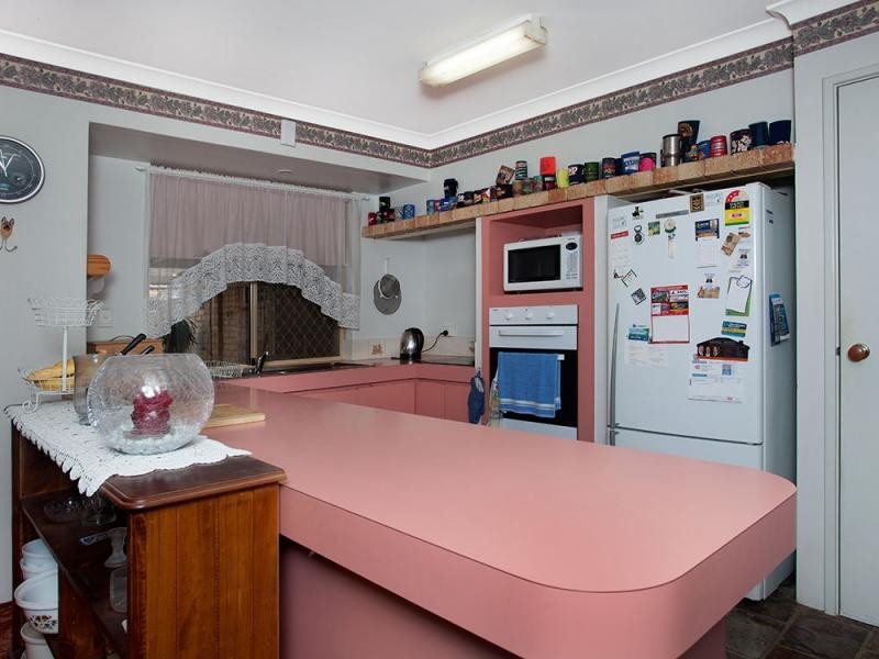 8 Sharpe Close, Waikiki WA 6169