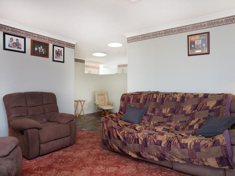 8 Sharpe Close, Waikiki WA 6169