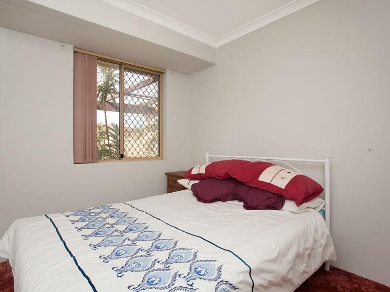 8 Sharpe Close, Waikiki WA 6169