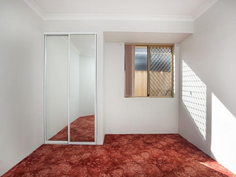 8 Sharpe Close, Waikiki WA 6169