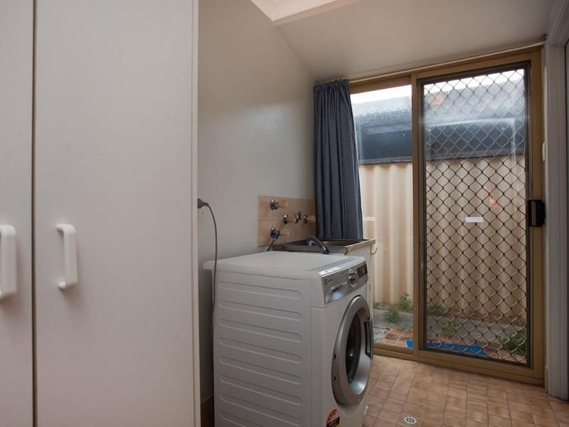 8 Sharpe Close, Waikiki WA 6169