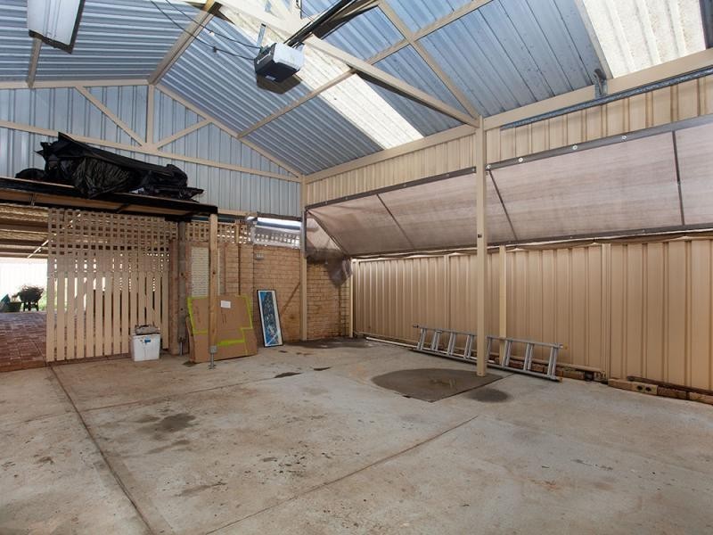 8 Sharpe Close, Waikiki WA 6169