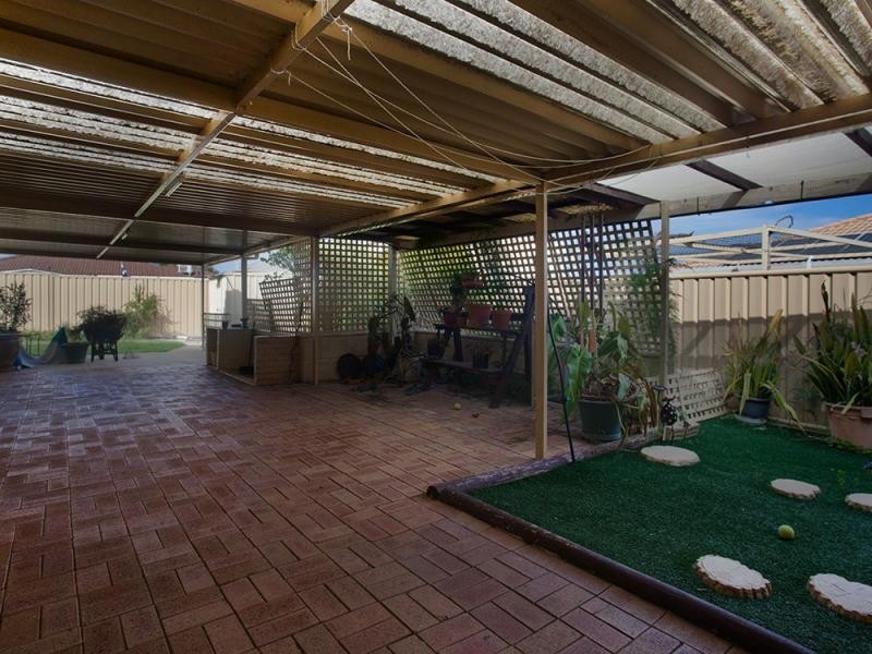 8 Sharpe Close, Waikiki WA 6169