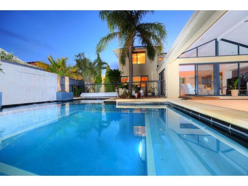 16 Bantry Bend, Mindarie WA 6030