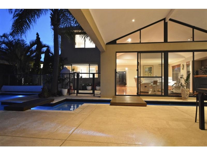 16 Bantry Bend, Mindarie WA 6030