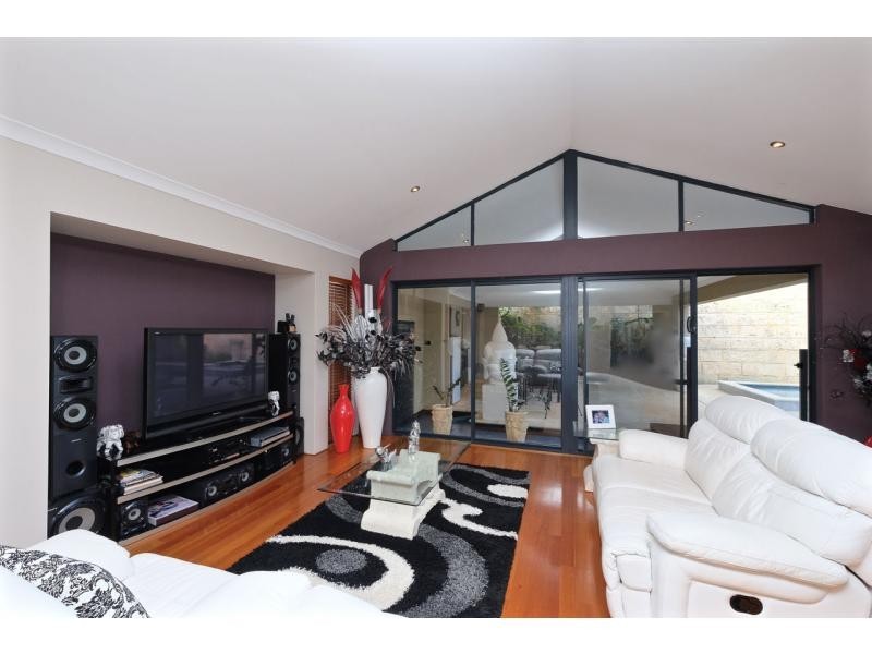 16 Bantry Bend, Mindarie WA 6030