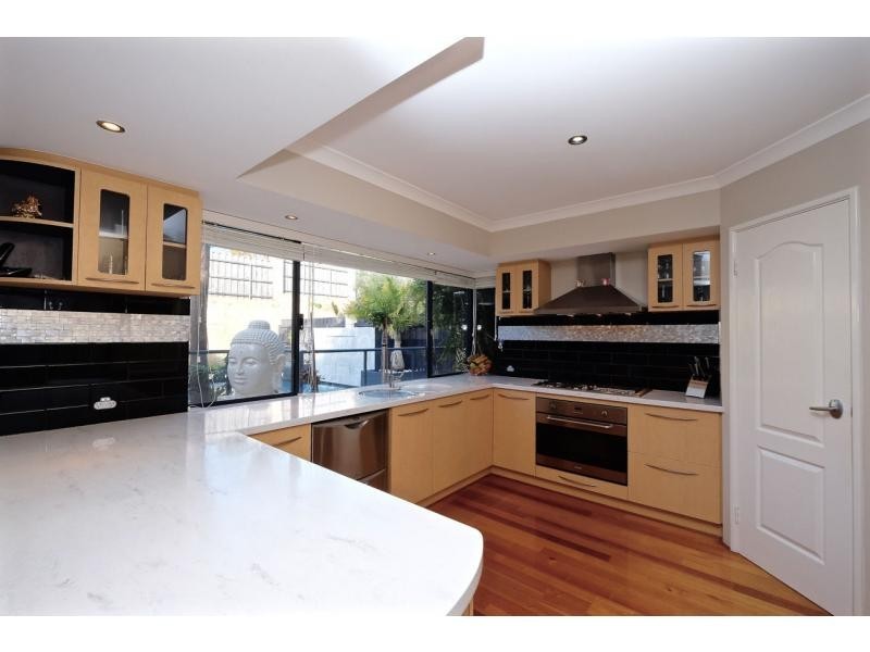 16 Bantry Bend, Mindarie WA 6030