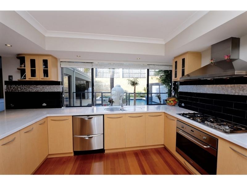 16 Bantry Bend, Mindarie WA 6030