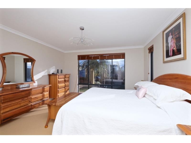 16 Bantry Bend, Mindarie WA 6030