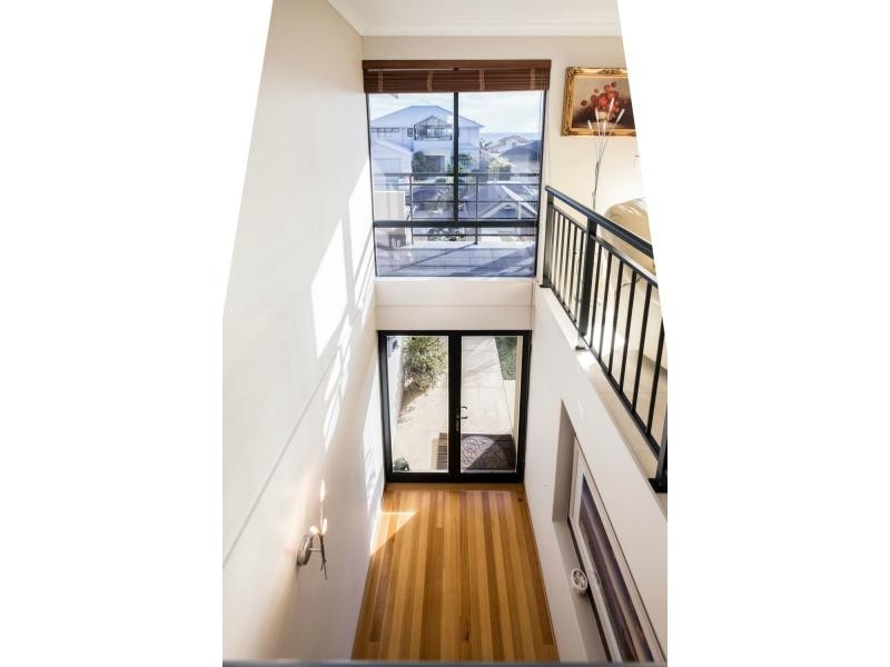 16 Bantry Bend, Mindarie WA 6030