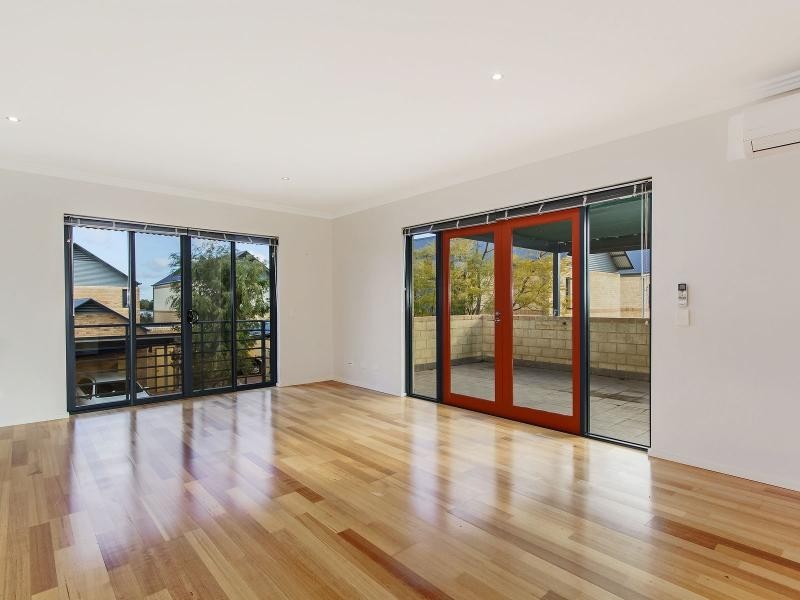 1/3 Sloan Street, Rockingham WA 6168