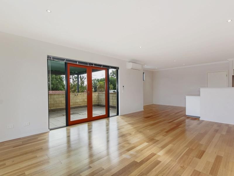 1/3 Sloan Street, Rockingham WA 6168