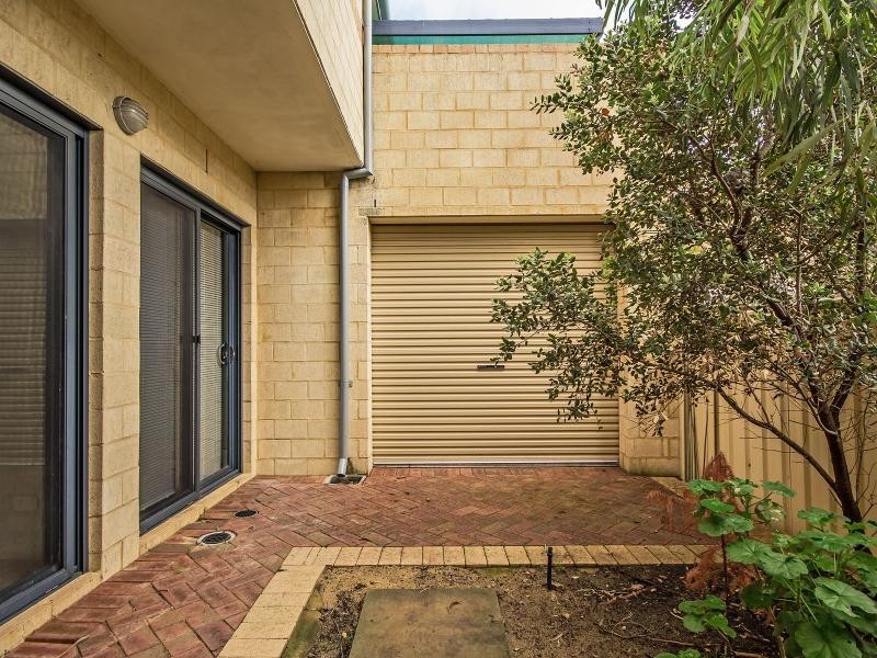 1/3 Sloan Street, Rockingham WA 6168