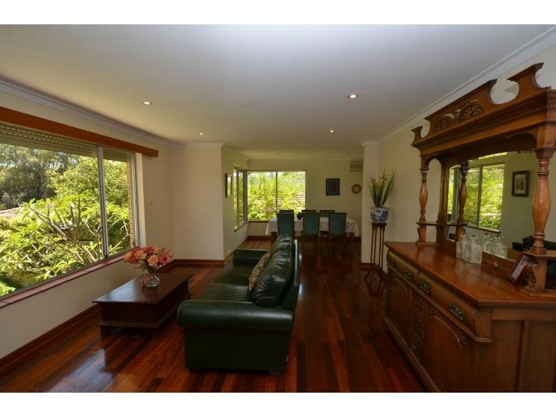 119 Elliott Road, Karrinyup WA 6018